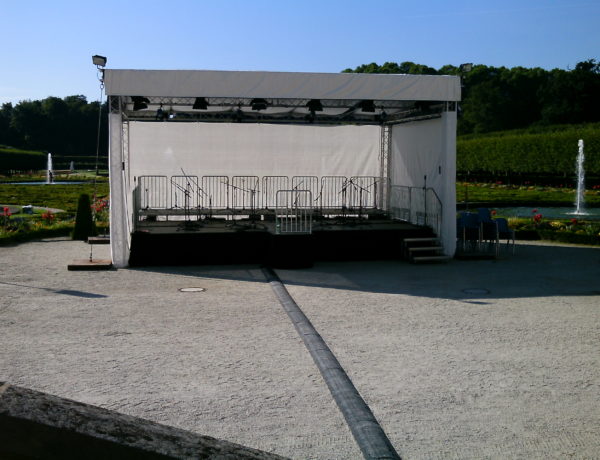schlosspark schlosskonzerte brühl pultdachbühne - MP Music Vermietung