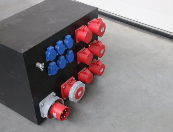 CEE-Verteilerkasten 63A mit Messgerät