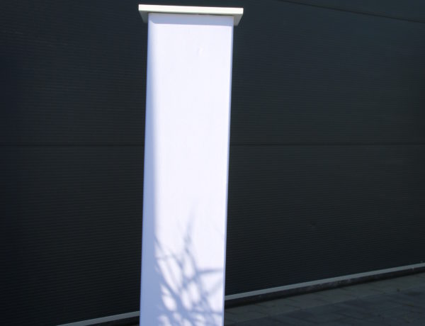 Selbstleuchtende Exponatsäule 90cm