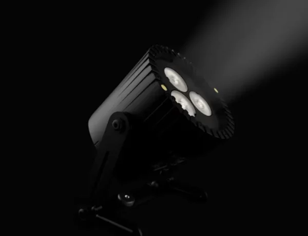 Astera AX5 TriplePar Akku LED Outdoor Spot